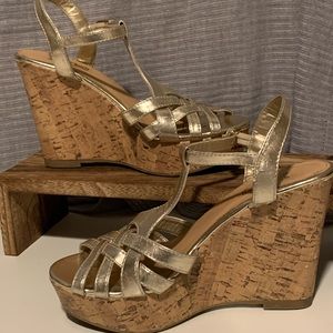 Gold cork wedges